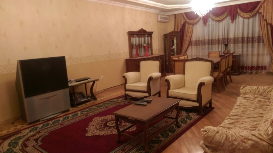 Kirayə verilir 4 otaqlı yeni tikili, 190 m², Nizami m.-3