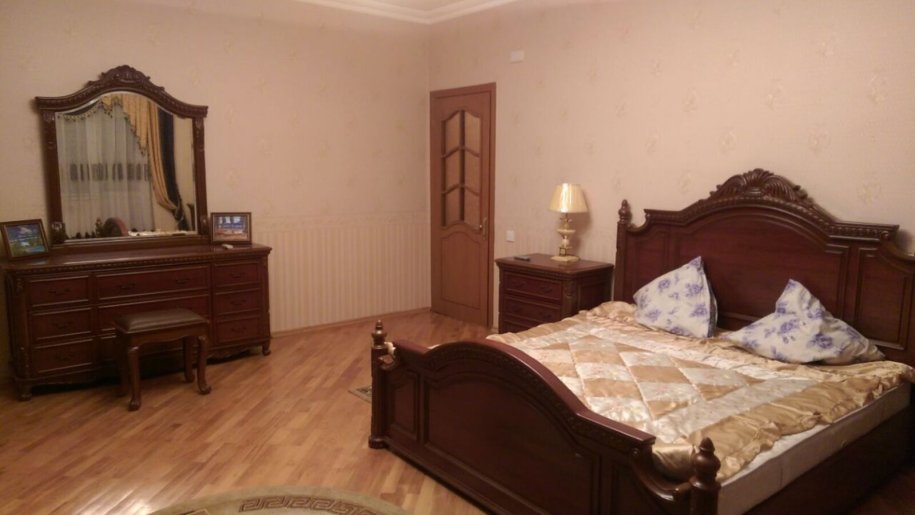 Kirayə verilir 4 otaqlı yeni tikili, 190 m², Nizami m.-5