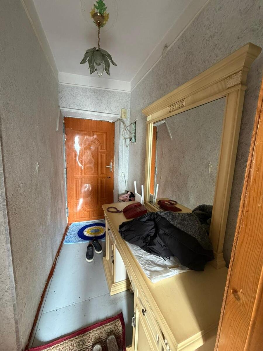 Satılır 2 otaqlı köhnə tikili, 35 m², İnşaatçılar m.-6