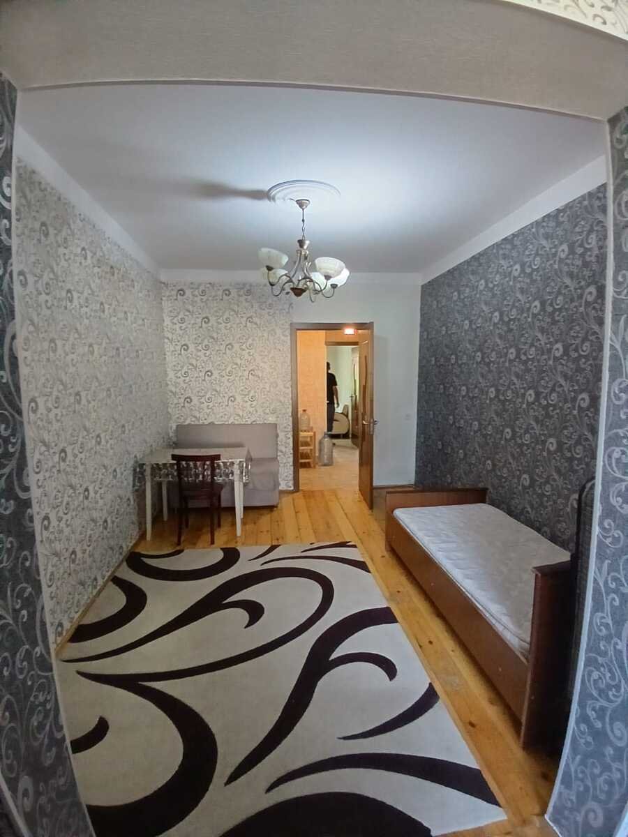 Satılır 1 otaqlı köhnə tikili, 45 m², İnşaatçılar m.-2