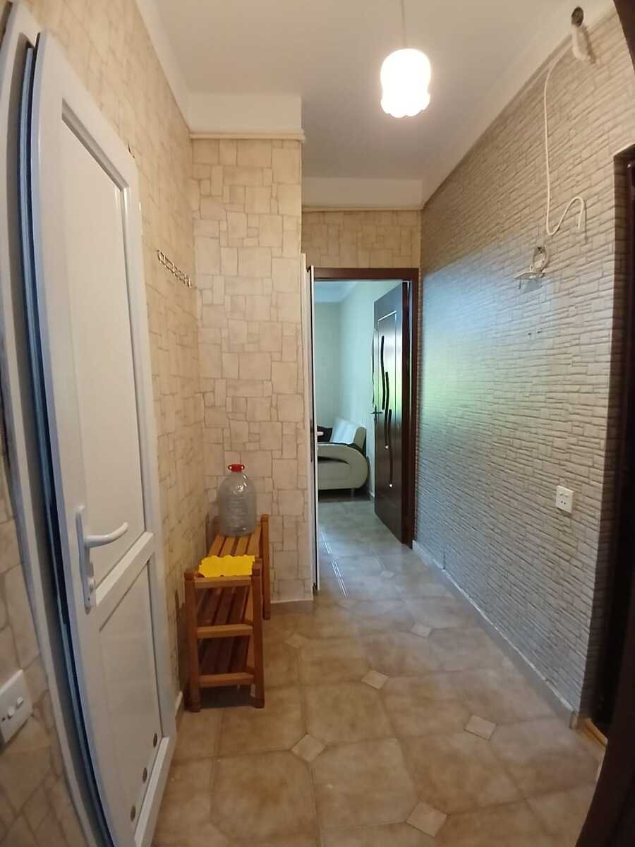 Satılır 1 otaqlı köhnə tikili, 45 m², İnşaatçılar m.-4