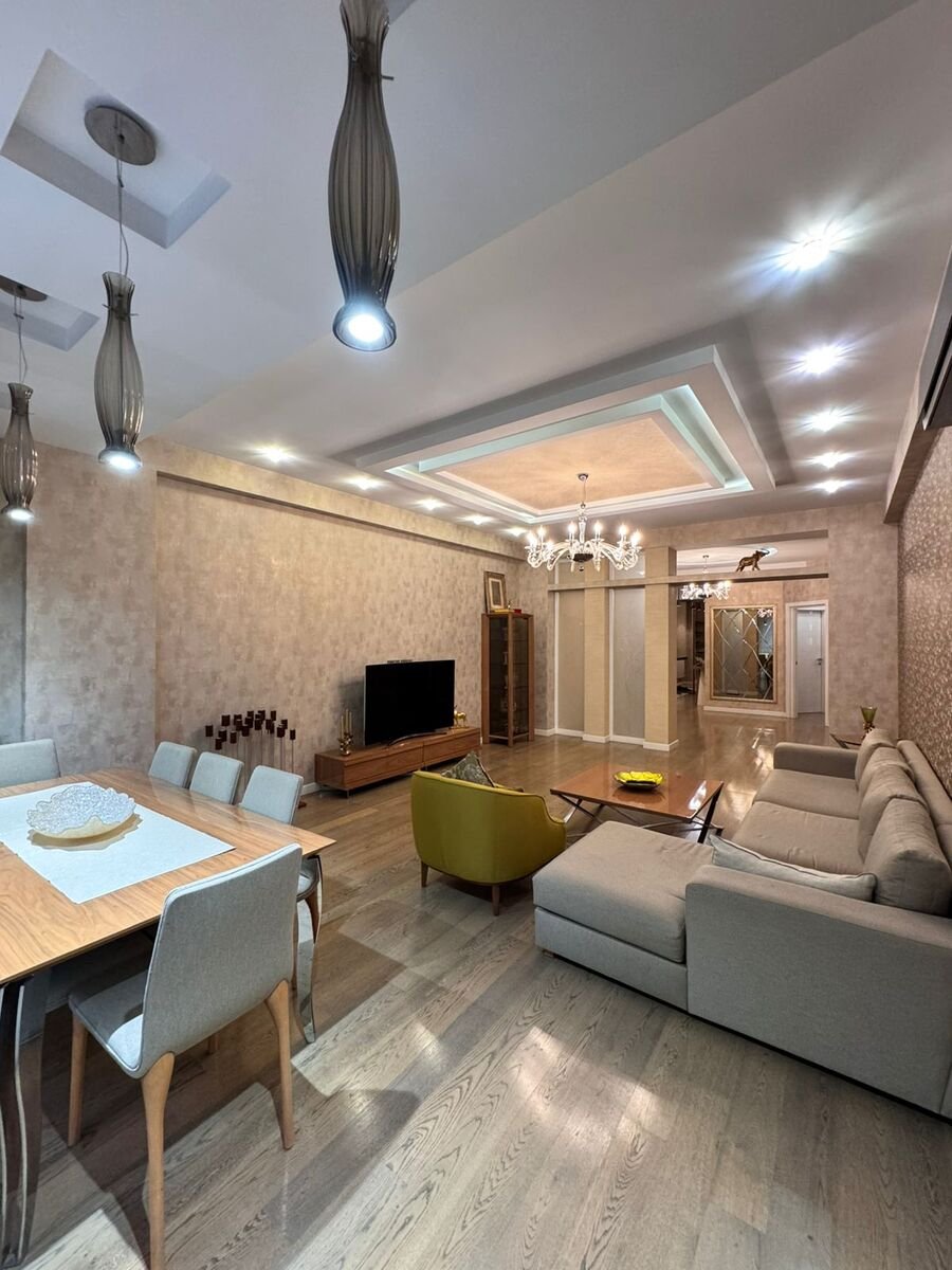 Satılır 4 otaqlı yeni tikili, 168 m², Elmlər Akademiyası m.-3