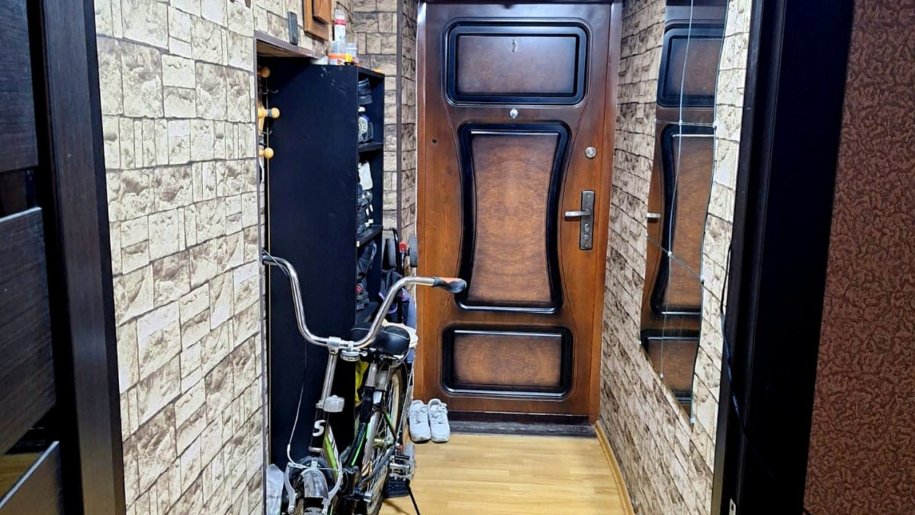 Satılır 3 otaqlı köhnə tikili, 60 m², Qara Qarayev m.-5