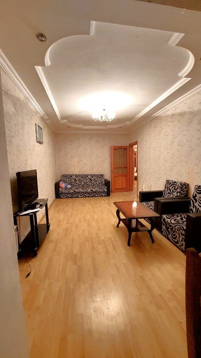 Satılır 2 otaqlı köhnə tikili, 68 m², Azadlıq Prospekti m.-1