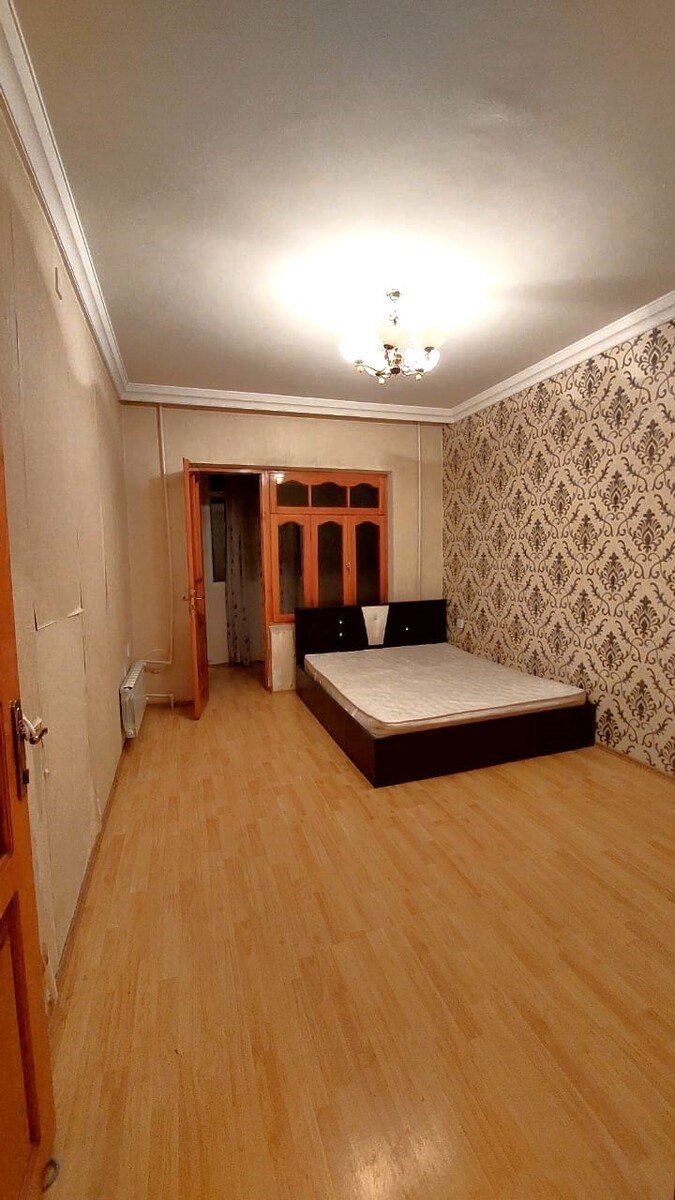 Satılır 2 otaqlı köhnə tikili, 68 m², Azadlıq Prospekti m.-7