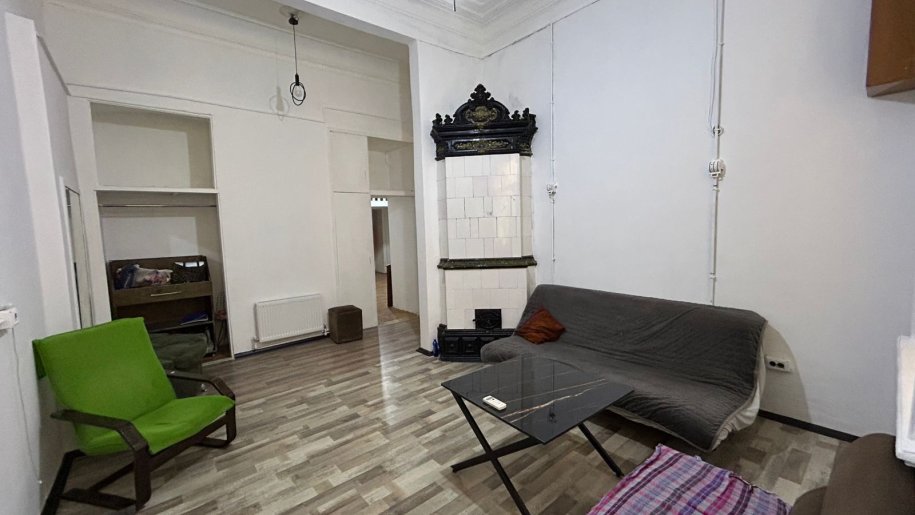 90 m<sup>2</sup> ofis icarəyə verilir, İçərişəhər m.-3