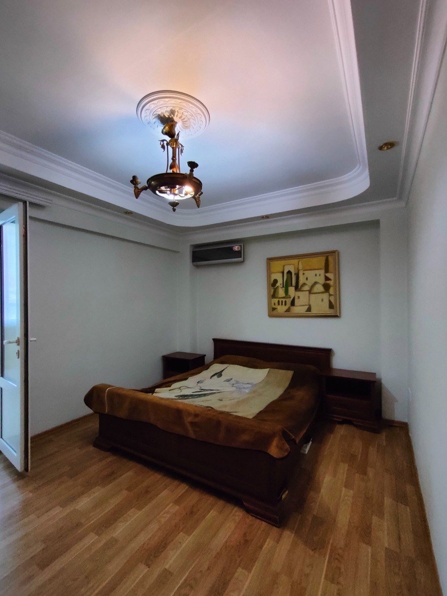 Kirayə verilir 2 otaqlı köhnə tikili, 95 m², 28 May m.-4