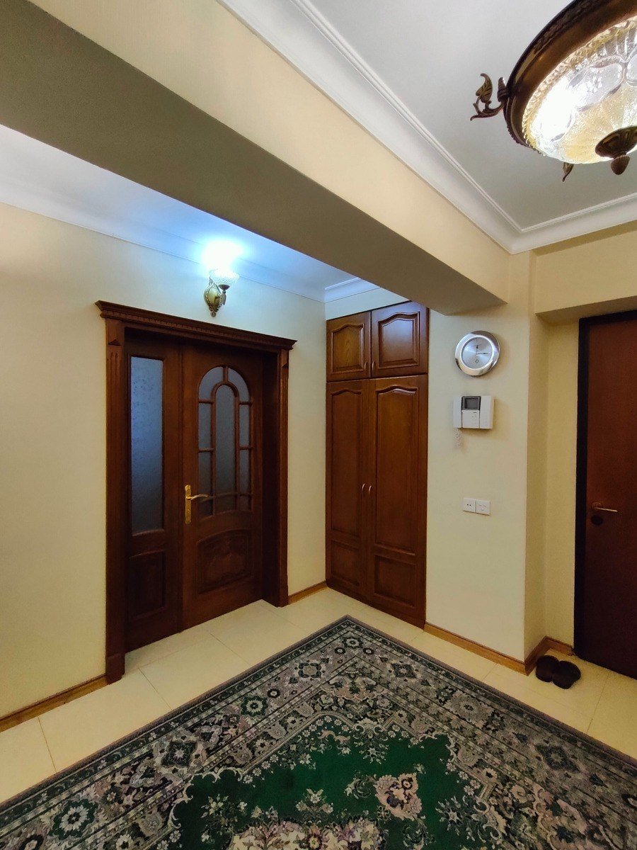 Kirayə verilir 2 otaqlı köhnə tikili, 95 m², 28 May m.-9