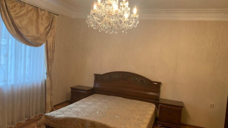 Kirayə verilir 4 otaqlı köhnə tikili, 1000 m², 28 May m.-2