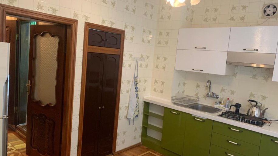 Kirayə verilir 4 otaqlı köhnə tikili, 1000 m², 28 May m.-9