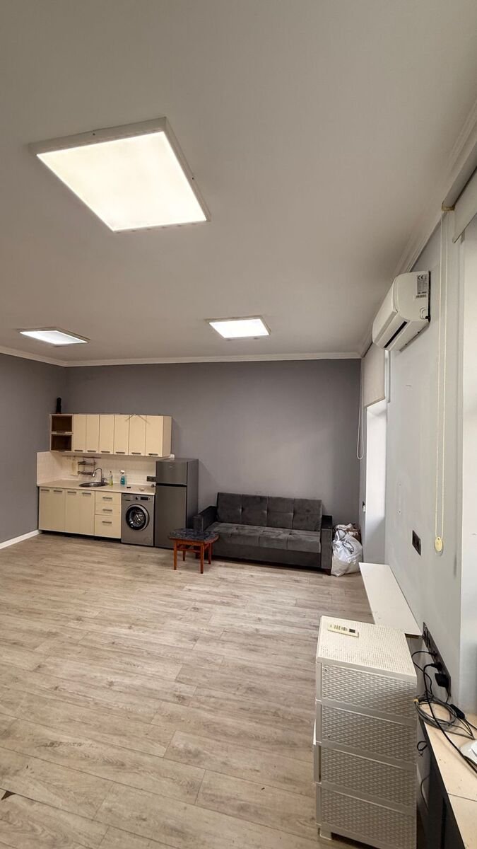 Kirayə verilir 1 otaqlı köhnə tikili, 45 m², Elmlər Akademiyası m.-1