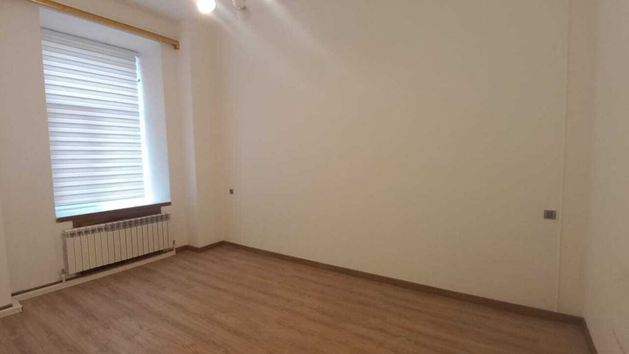 150 m<sup>2</sup> ofis icarəyə verilir, Xətai m.-4