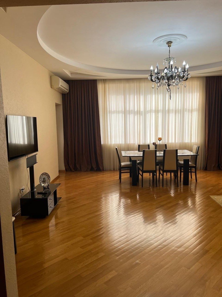 Kirayə verilir 4 otaqlı yeni tikili, 156 m², Kubinka-5
