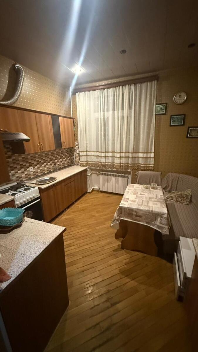 Kirayə verilir 2 otaqlı köhnə tikili, 60 m², Nəriman Nərimanov m.-11