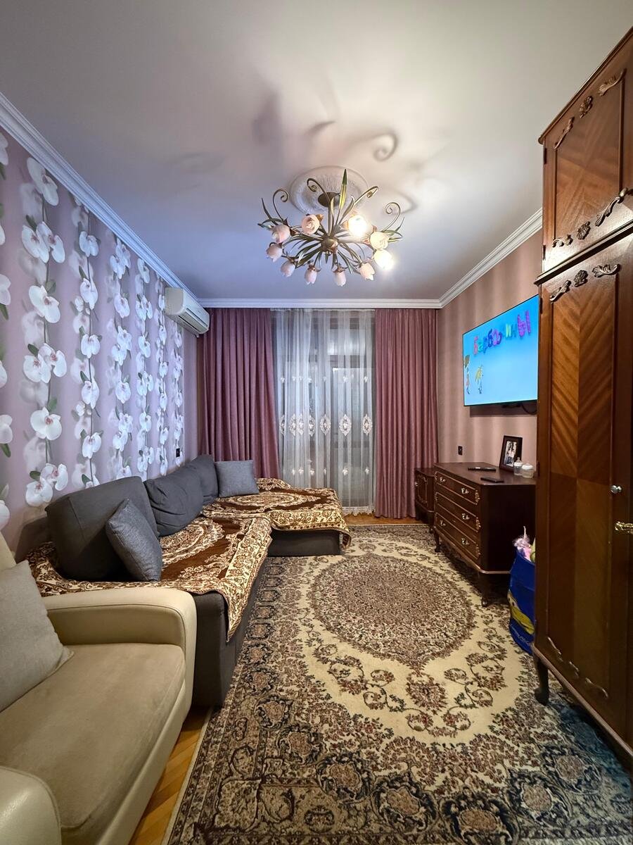 Satılır 4 otaqlı köhnə tikili, 105 m², Azadlıq Prospekti m.-14