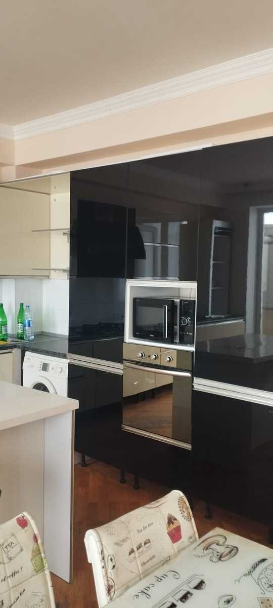 Kirayə verilir 4 otaqlı yeni tikili, 140 m², Qara Qarayev m.-12