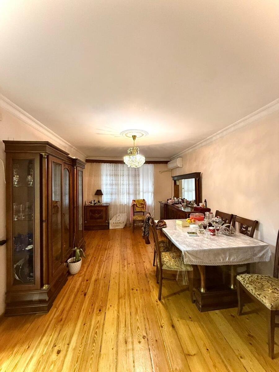 Satılır 3 otaqlı köhnə tikili, 70 m², Elmlər Akademiyası m.-4