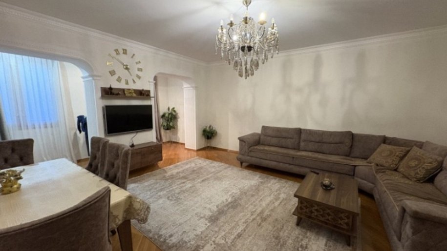 Satılır 4 otaqlı köhnə tikili, 105 m², 28 May m.-1