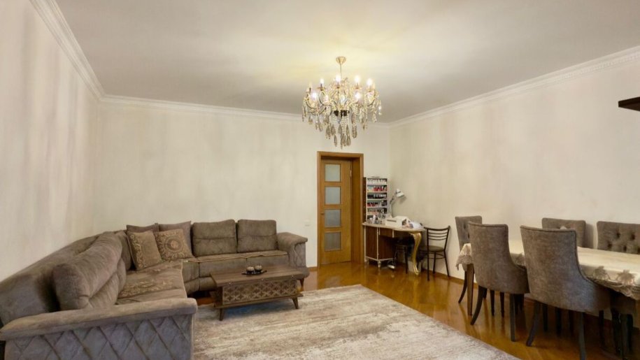 Satılır 4 otaqlı köhnə tikili, 105 m², 28 May m.-2