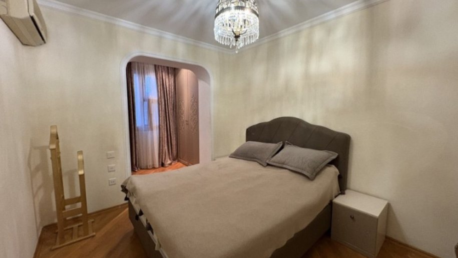 Satılır 4 otaqlı köhnə tikili, 105 m², 28 May m.-5