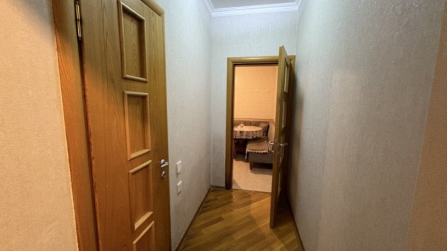 Satılır 4 otaqlı köhnə tikili, 105 m², 28 May m.-7