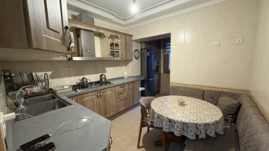 Satılır 4 otaqlı köhnə tikili, 105 m², 28 May m.-11