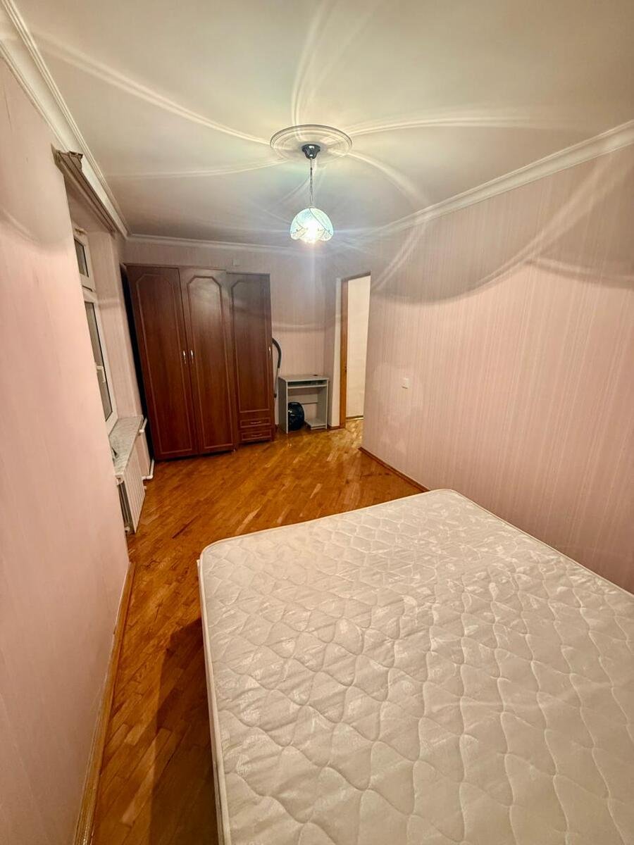 Satılır 2 otaqlı köhnə tikili, 60 m², Elmlər Akademiyası m.-10