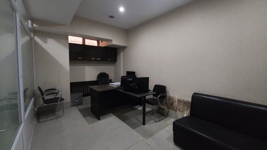 300 m<sup>2</sup> obyekt satılır, Memar Əcəmi m.-9