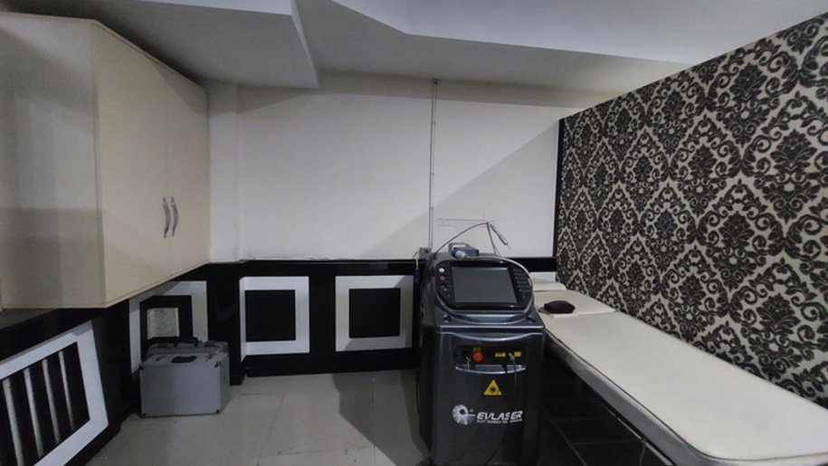 300 m<sup>2</sup> obyekt satılır, Memar Əcəmi m.-17