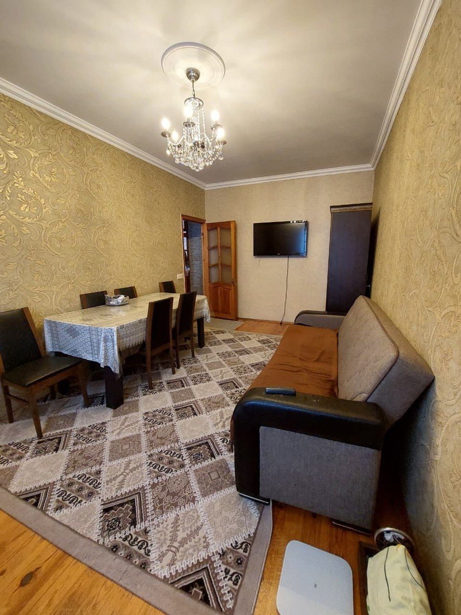 Satılır 2 otaqlı köhnə tikili, 65 m², Nəsimi m.-3