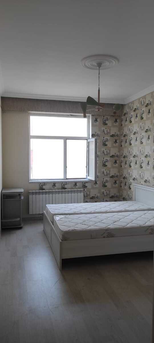 Satılır 4 otaqlı yeni tikili, 182 m², Elmlər Akademiyası m.-18