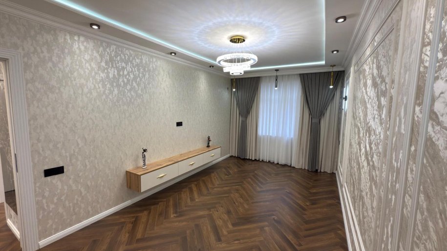 Satılır 3 otaqlı köhnə tikili, 80 m², Xalqlar dostluğu m.-2