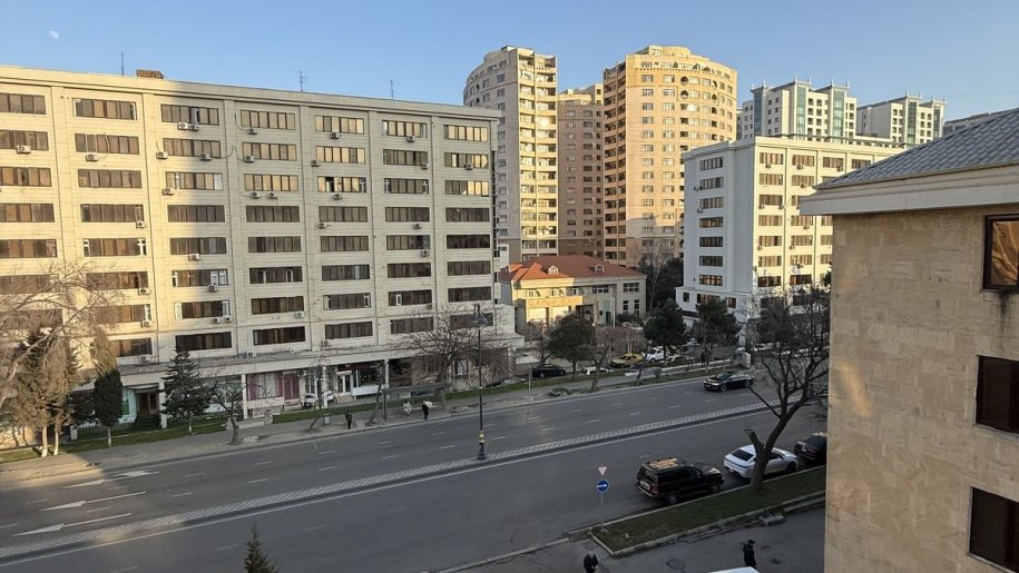 Satılır 2 otaqlı köhnə tikili, 40 m², İnşaatçılar m.-9