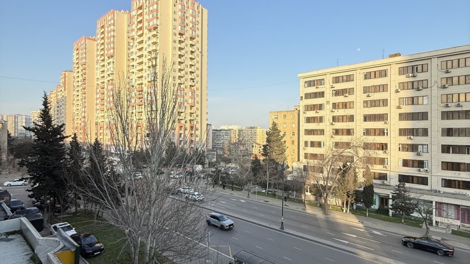 Satılır 2 otaqlı köhnə tikili, 40 m², İnşaatçılar m.-10