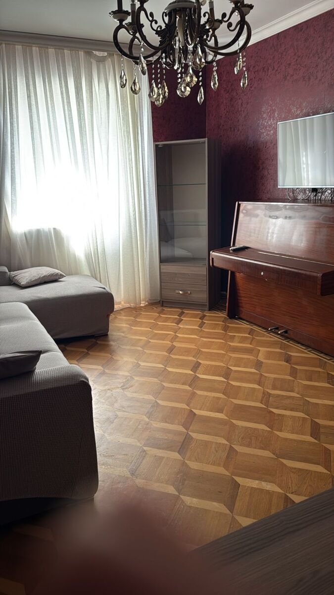 Kirayə verilir 3 otaqlı köhnə tikili, 72 m², Elmlər Akademiyası m.-3