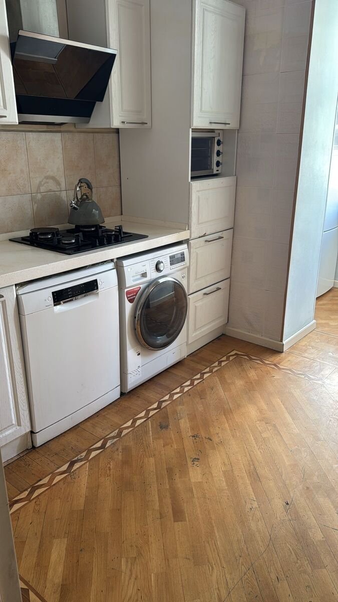 Kirayə verilir 3 otaqlı köhnə tikili, 72 m², Elmlər Akademiyası m.-7