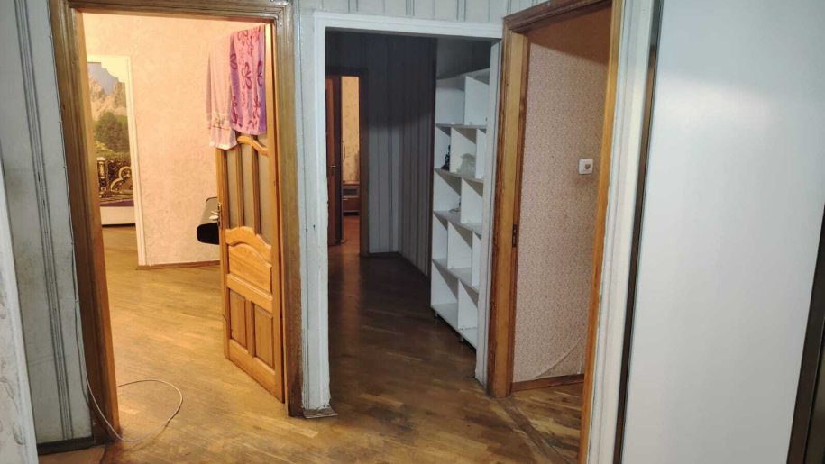 Kirayə verilir 5 otaqlı köhnə tikili, 110 m², İnşaatçılar m.-7