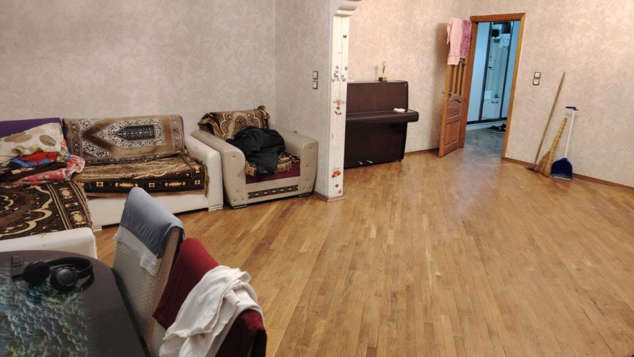 Kirayə verilir 5 otaqlı köhnə tikili, 110 m², İnşaatçılar m.-9