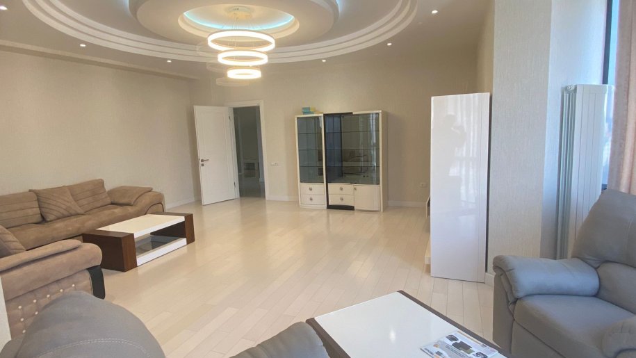 Kirayə verilir 4 otaqlı yeni tikili, 200 m², Nizami m.-2