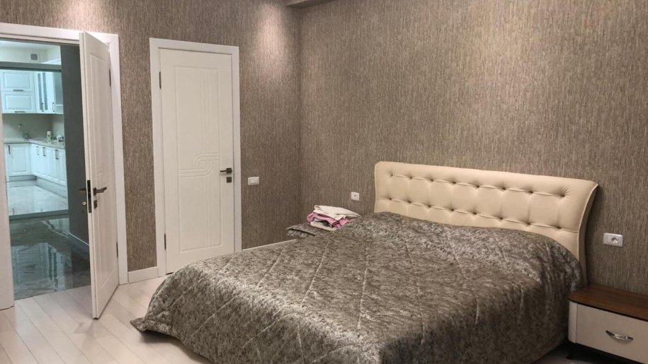 Kirayə verilir 4 otaqlı yeni tikili, 200 m², Nizami m.-7