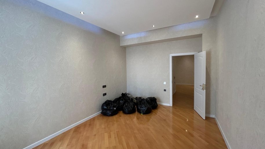 Satılır 4 otaqlı yeni tikili, 140 m², Elmlər Akademiyası m.-4