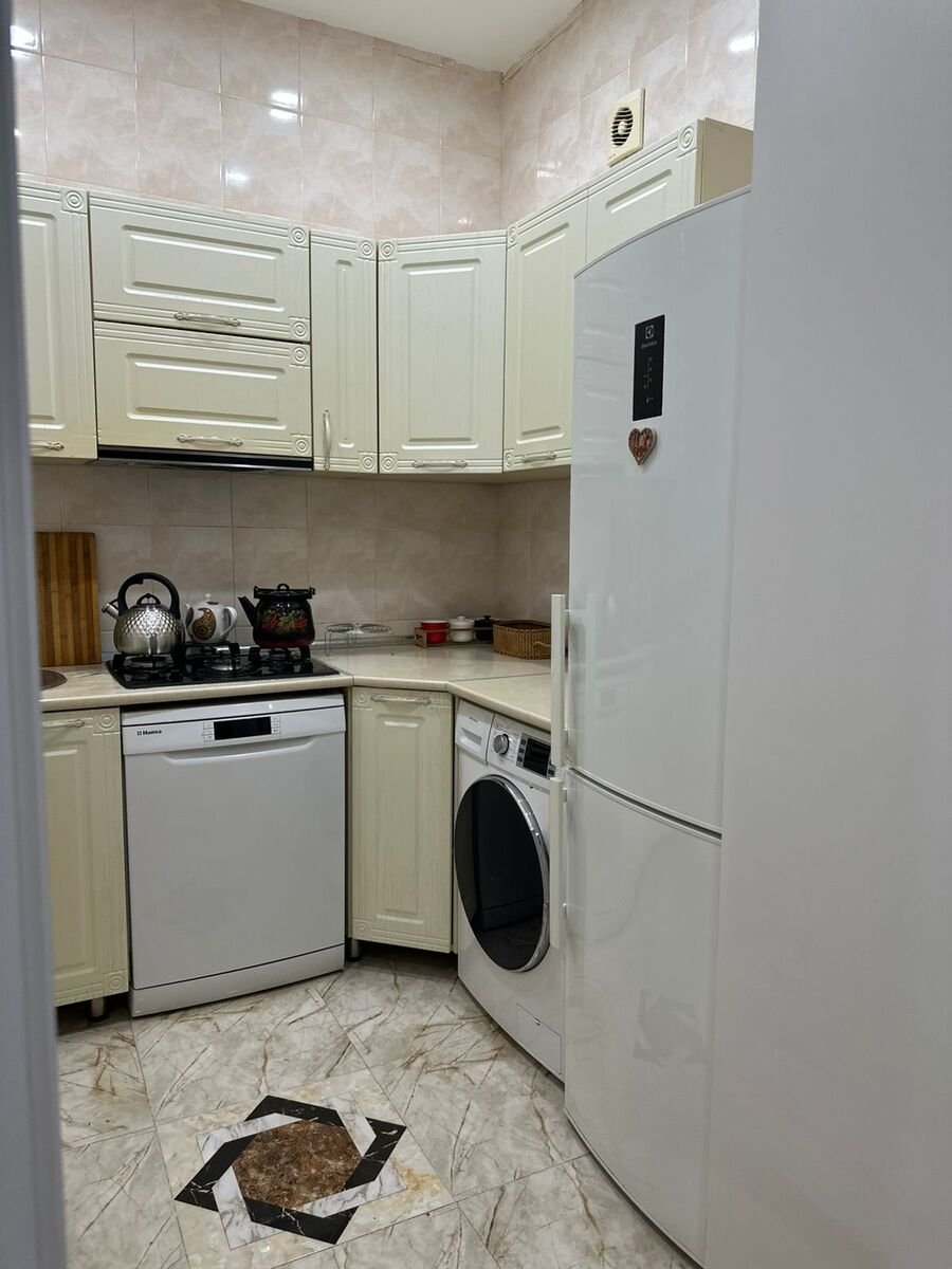 Kirayə verilir 3 otaqlı yeni tikili, 150 m², Sahil m.-8