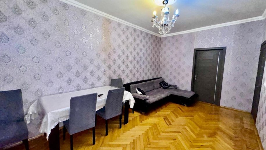 Satılır 3 otaqlı köhnə tikili, 80 m², Azadlıq Prospekti m.-3