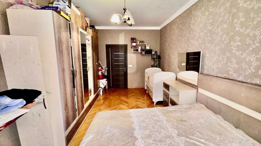 Satılır 3 otaqlı köhnə tikili, 80 m², Azadlıq Prospekti m.-10