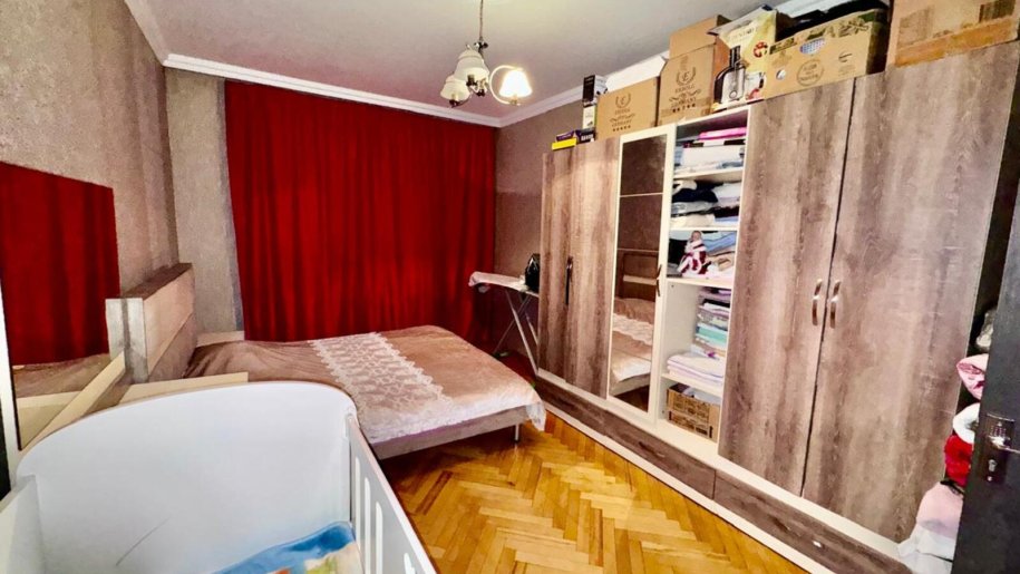 Satılır 3 otaqlı köhnə tikili, 80 m², Azadlıq Prospekti m.-12