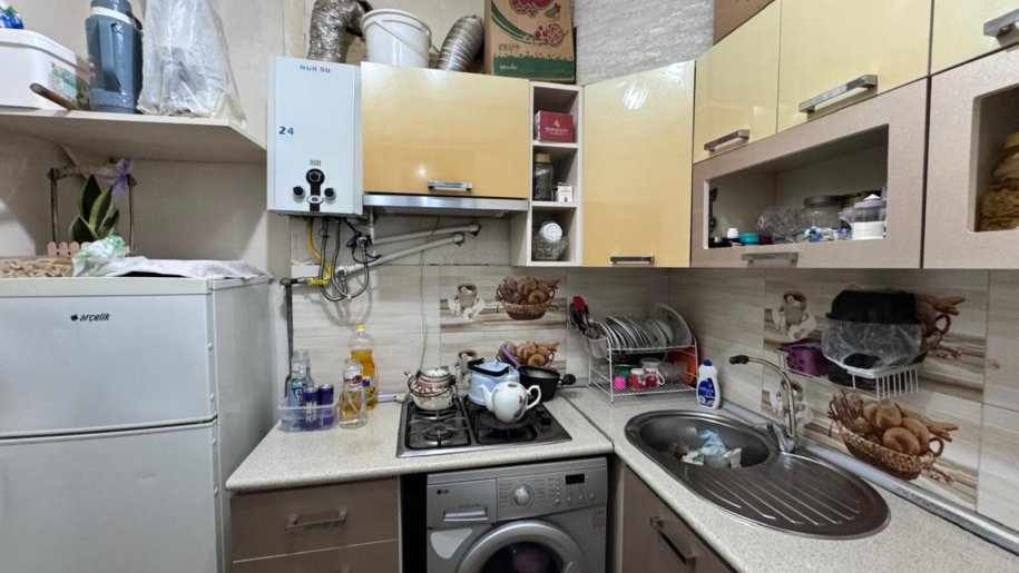 Satılır 3 otaqlı köhnə tikili, 80 m², Azadlıq Prospekti m.-20