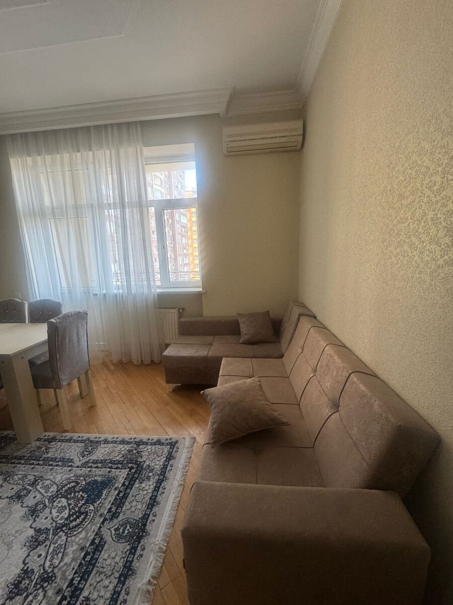 Kirayə verilir 3 otaqlı yeni tikili, 120 m², 28 May m.-1