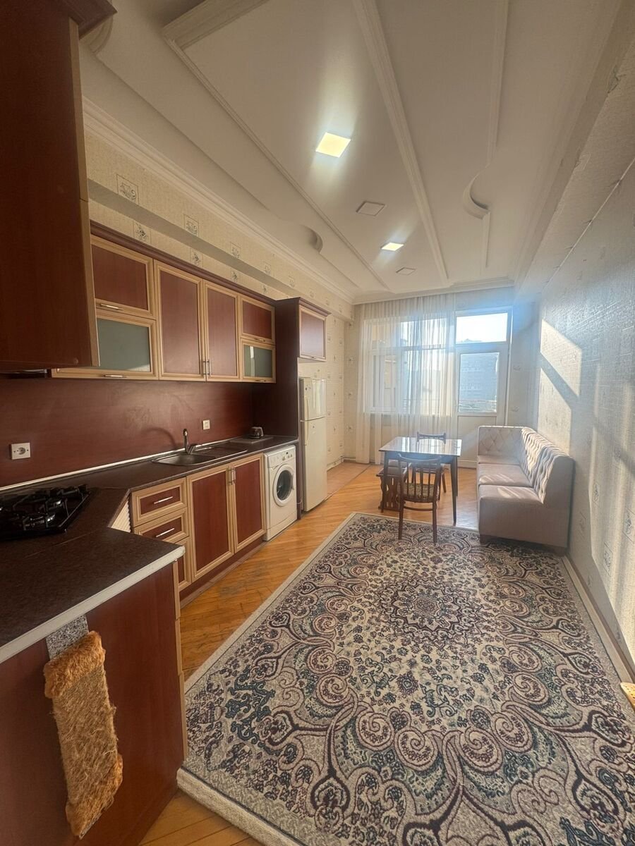 Kirayə verilir 3 otaqlı yeni tikili, 120 m², 28 May m.-12