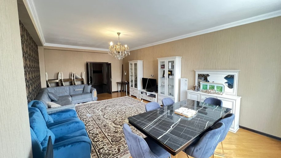 Satılır 3 otaqlı yeni tikili, 147 m², Elmlər Akademiyası m.-1