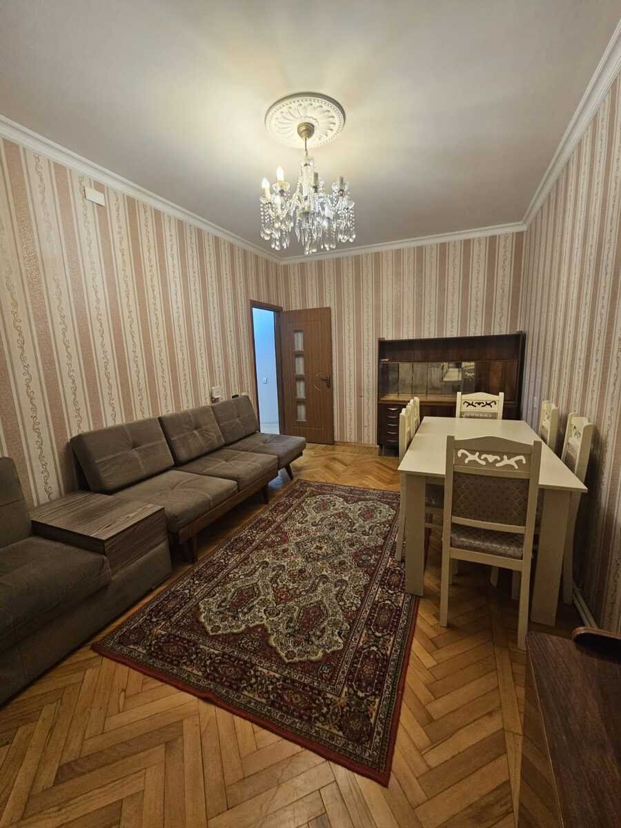 Kirayə verilir 4 otaqlı köhnə tikili, 110 m², Azadlıq Prospekti m.-2